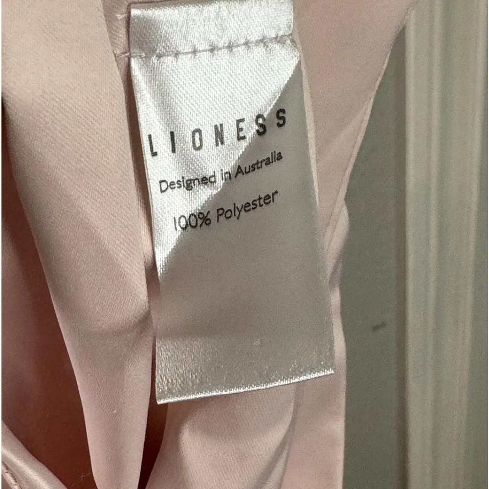 NWT Lioness Top XL Hands Off Me Satin Wrap Crop Blush Wear Multi Ways Festival - Picture 12 of 13